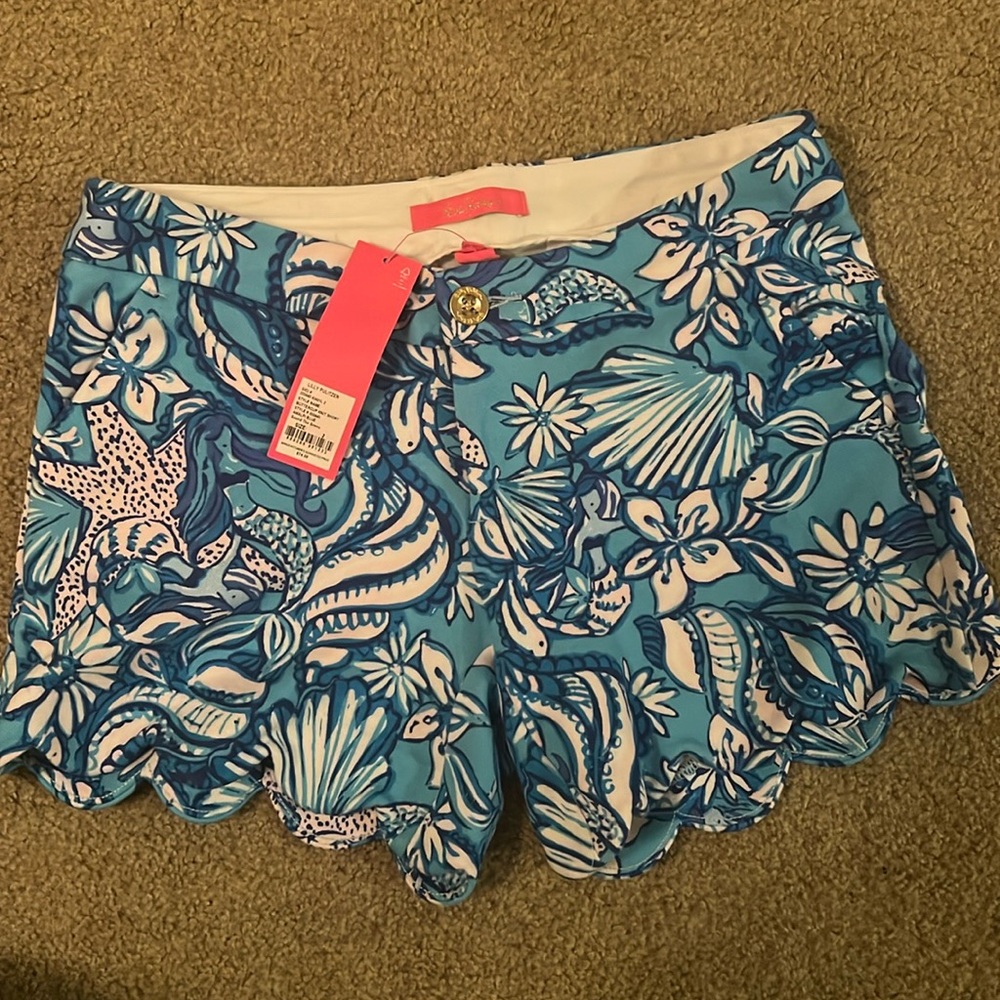 Lilly scalloped shorts